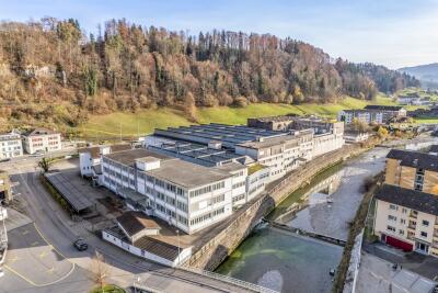 backbone 584169 A 004 WEB